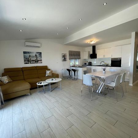 Apartman Mili Baška Voda Exterior foto