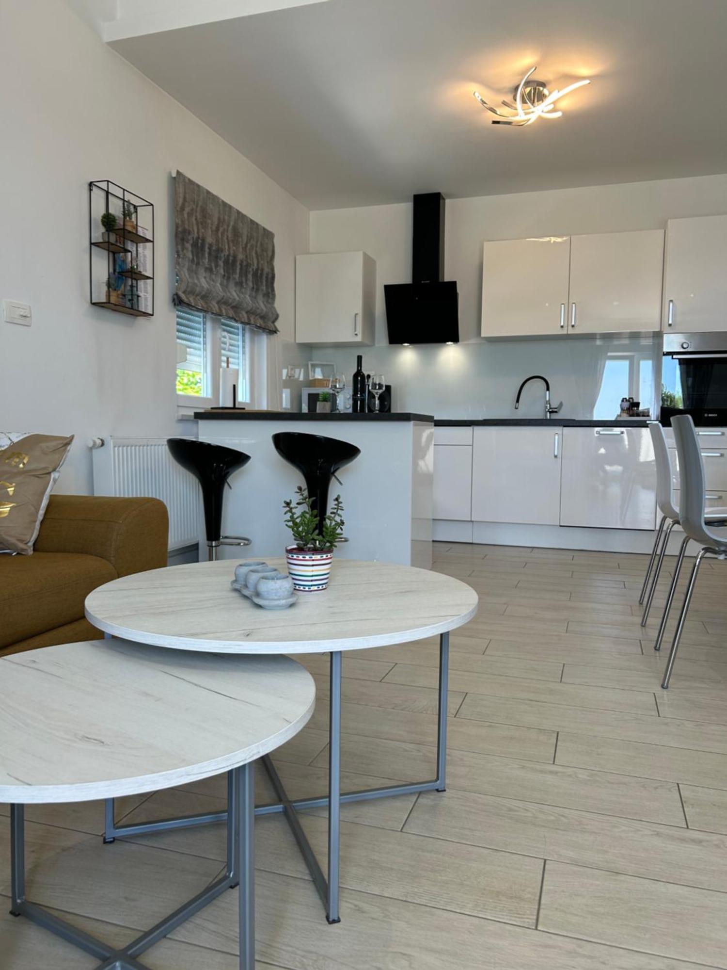 Apartman Mili Baška Voda Exterior foto